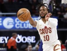 NBA季后赛：骑士主场轻取魔术开门红，米切尔30分阿伦16+18