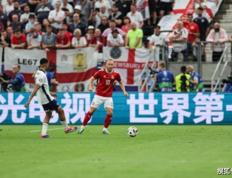 1-1！欧洲杯爆冷，英格兰全队梦游，后防多次玩火，孙继海批评