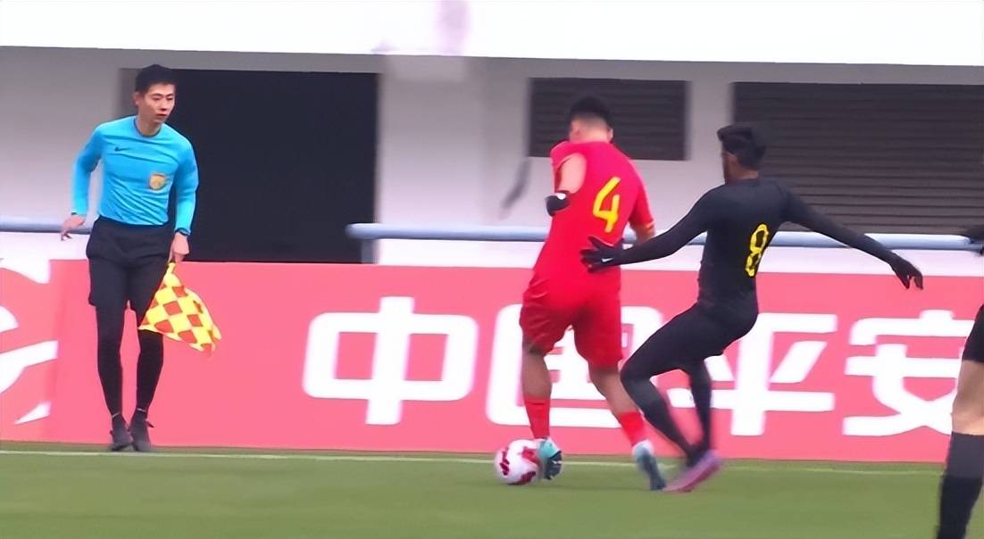 0-0！国足U23束手无策，前场缺乏进攻核心，控球率不及马来西亚，