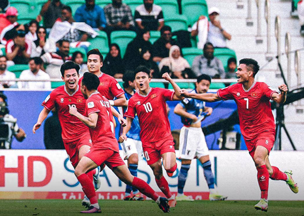 亚洲杯4-2！日本逆转首胜！越南连轰2球掀青春风暴！国足真踢不过