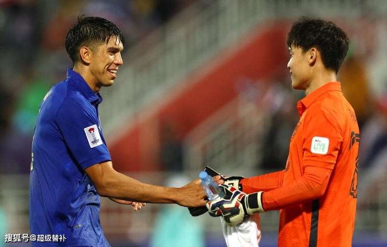 2-0！四档泰国登顶，亚洲杯爆3场冷门，扬帅带队变最差，武磊没戏