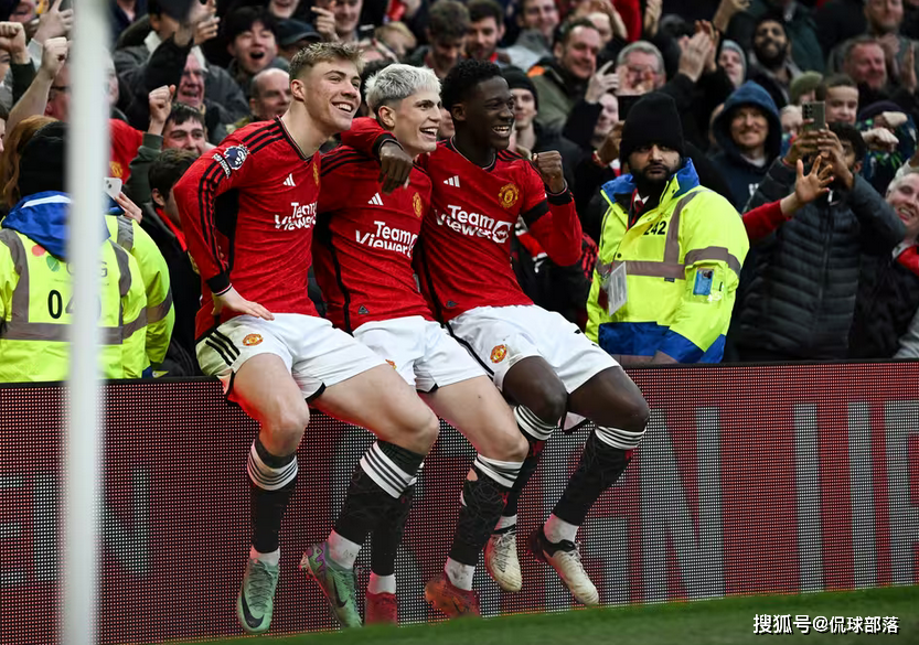 3-1！3-0！英超疯狂一夜：阿森纳掀翻利物浦，曼联大胜，蓝军惨败